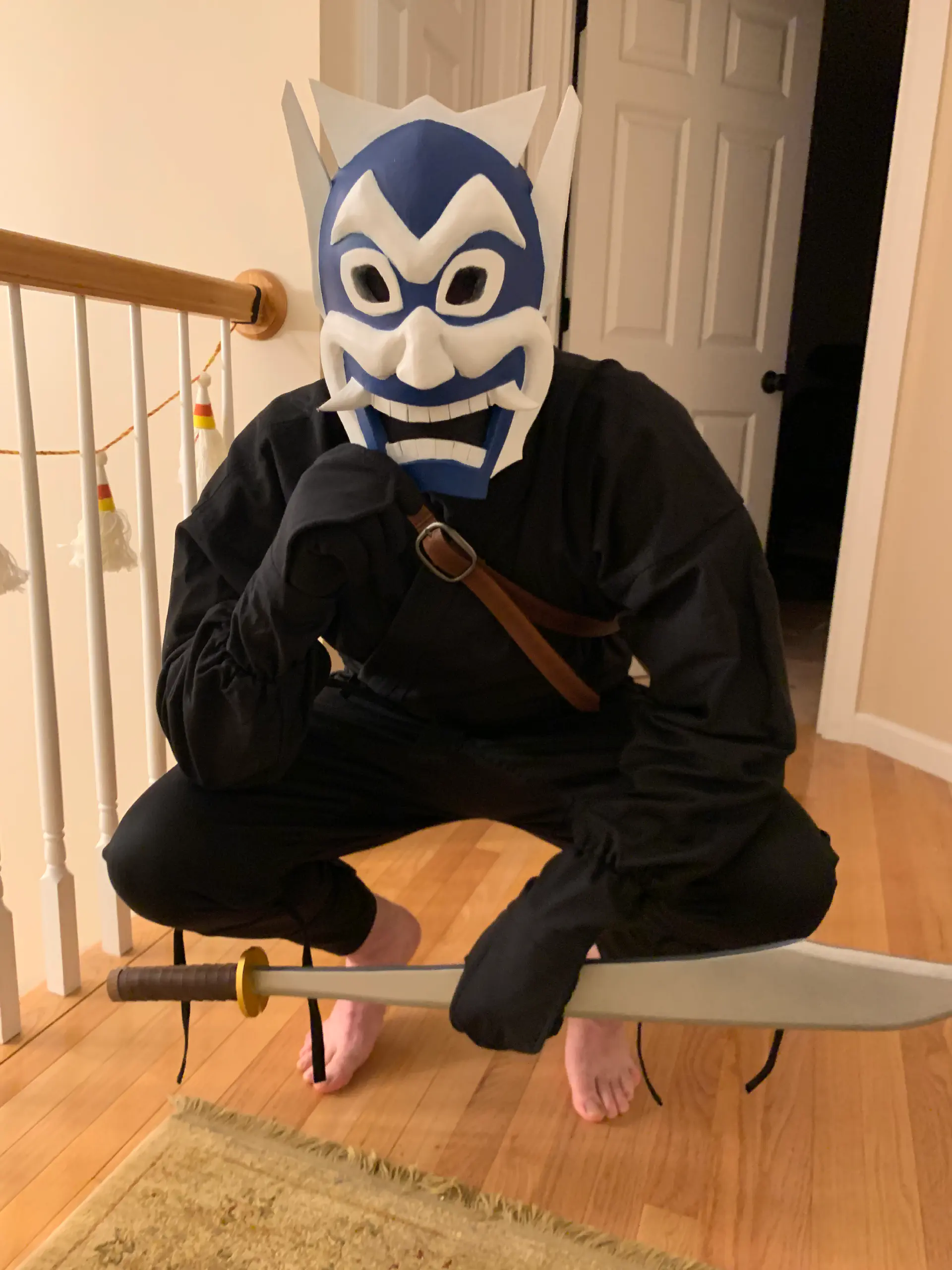 A crouching pose, still wearing the full outfit (minus socks and shoes :o).